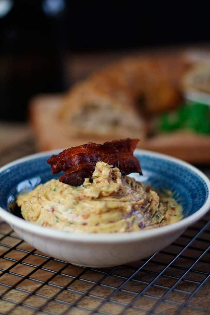 Steakbutter Rezept: Maple Bacon Butter - rauchig lecker!