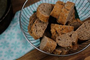 Knuspriges Baguette Rezept - mit Roggenmehl und Hafermehl