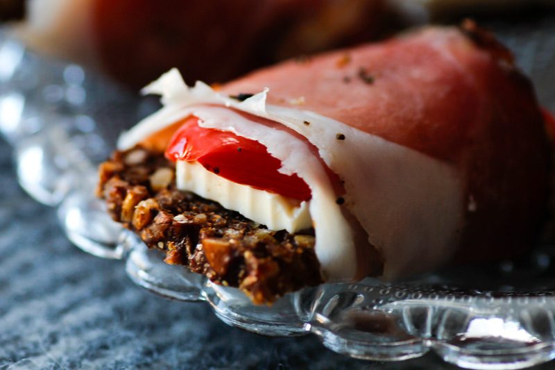 Schwarzwälder Schinken mit Feta und gegrillter Paprika