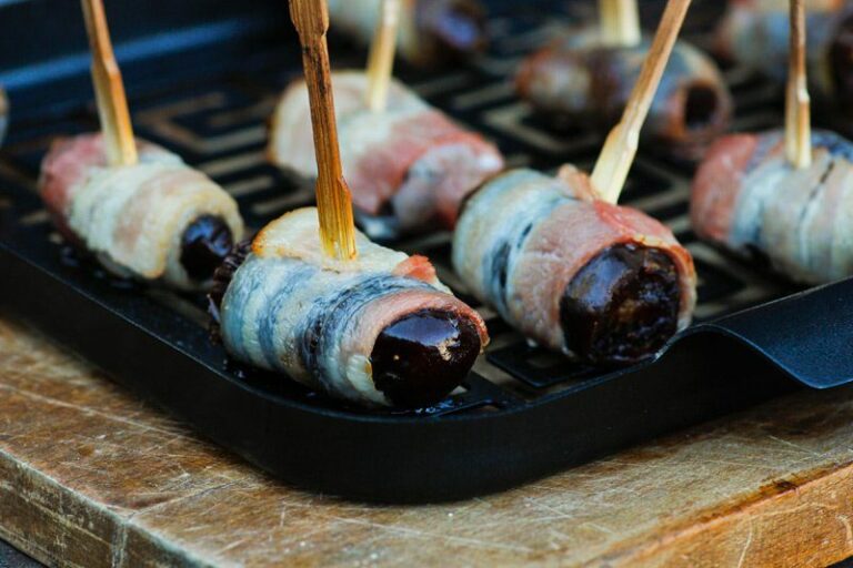 Datteln im Speckmantel Rezept für Grill / Backofen / Pfanne