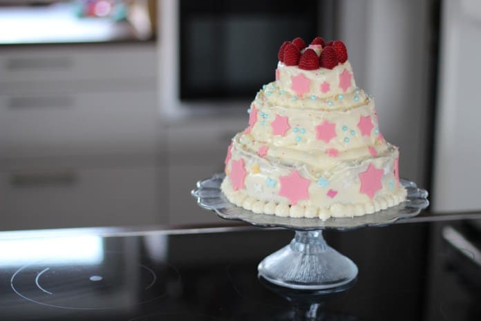 3 stöckige Torte mit Buttercreme selber machen für Anfänger 11 3 stöckige Torte mit Buttercreme selber machen für Anfänger
