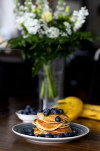 Eiweiß Pancakes Rezept - Pfannkuchen mit Eiweißpulver / Whey für einen sportlichen Start in den Tag