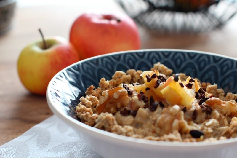 Porridge mit karamellisierten Äpfeln - Haferflocken - Apfel - Zimt