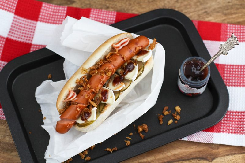 Hotdogs pimpen mit Camembert und Beerensenf 3 Hotdog zubereiten: Pimpen mit Camembert und Beerensenf