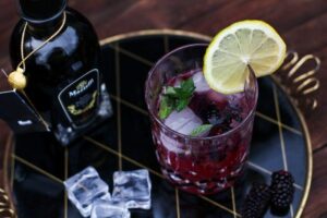 In Getränk 2017 - Gin Tonic Blackberry Lemon mit Mazzetti l’originale