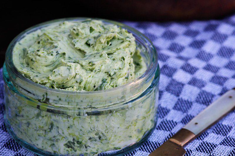 Knoblauch Kräuterbutter Rezept - zum Steak, Hähnchen oder Fisch..