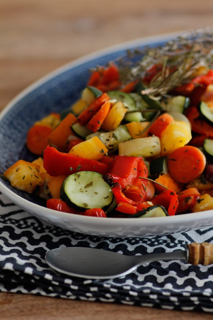 Buntes Ofengemüse Vegetarisch mit Rüben, Zucchini und Paprika