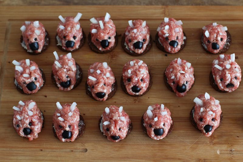 Schnelle Fingerfood Rezepte - 5 Tipps 1 Mini Mettigel - Partysnack mit Spaßfaktor