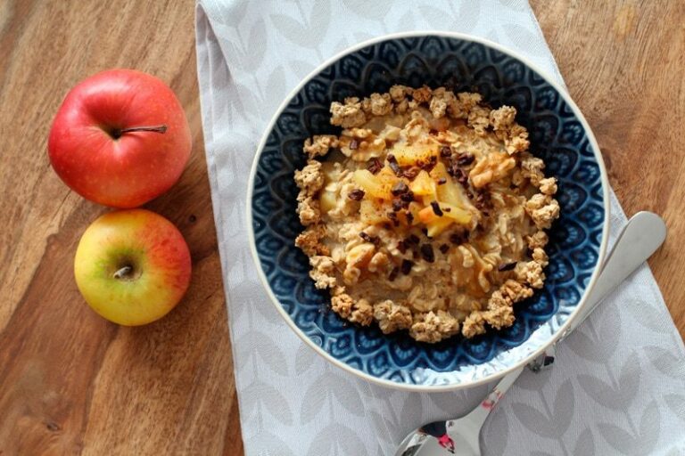 Porridge mit karamellisierten Äpfeln - Haferflocken - Apfel - Zimt