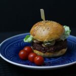 Surf and Turf Burger mit Garnelen & Aioli