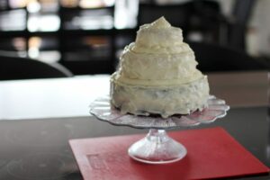 3 stöckige Torte mit Buttercreme selber machen für Anfänger