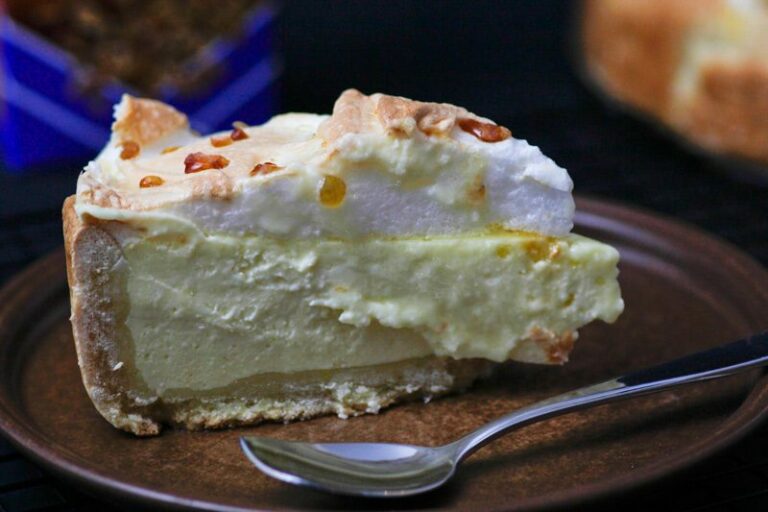 Tränenkuchen Rezept - Käsekuchen mit Baiser Haube als Deckel