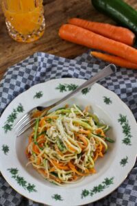 Zucchini Möhren Nudeln / Gemüse Nudeln kochen