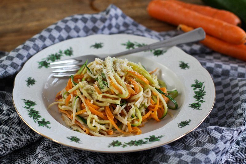 Zucchini Möhren Nudeln / Gemüse Nudeln kochen