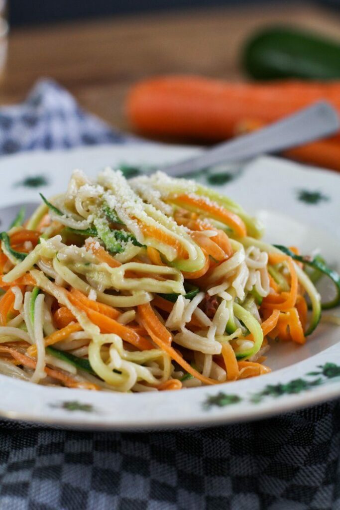Tomaten Pasta Sauce mit Spinat 14 Zucchini Nudeln / Möhren Nudeln kochen