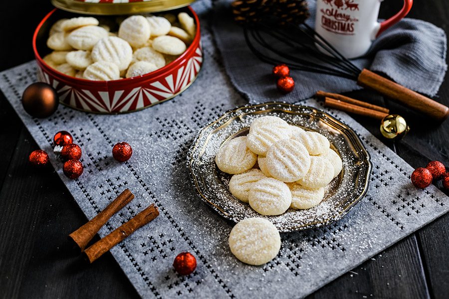 Weihnachtsbäckerei: Schneeflöckchen Rezept Weihnachtsplätzchen 5 Schneeflöckchen Plätzchen backen