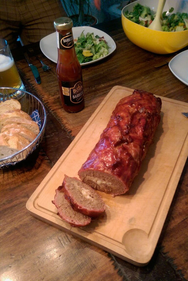 Mac and Cheese Bacon Bomb Rezept mit Makkaroni Käse Füllung