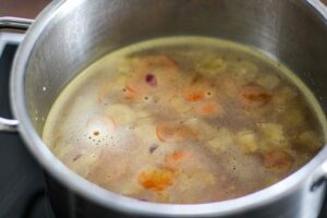 Einfache Tomatensuppe aus Dosentomaten selber machen