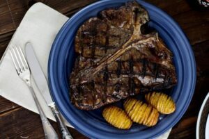 Ein saftiges T-Bone Steak vom Grill