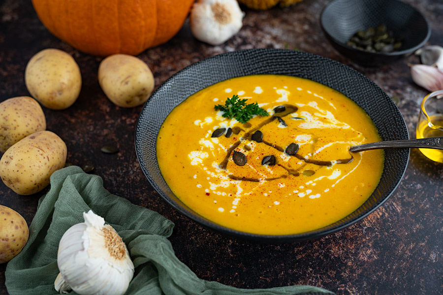 Hokkaido Kürbissuppe mit Kartoffeln 2 Cremige Suppe mit Hokkaido Kürbis