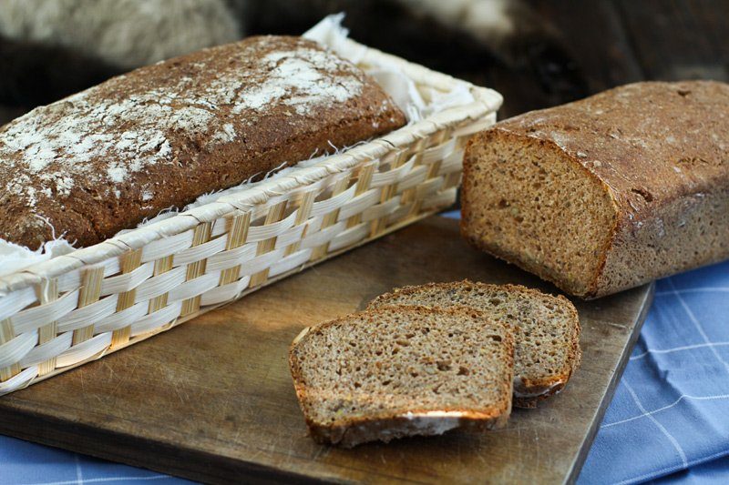 Reines Emmerbrot Rezept - Backen mit Emmermehl