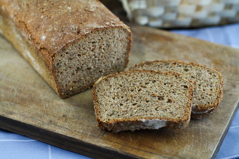 Reines Emmerbrot Rezept - Backen mit Emmermehl