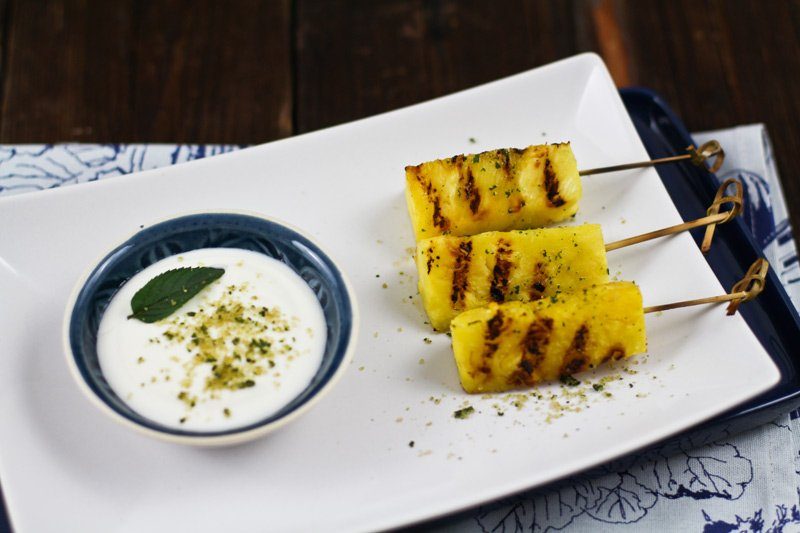 Gegrillte Ananas mit Kokos-Rum Soße als Nachspeise