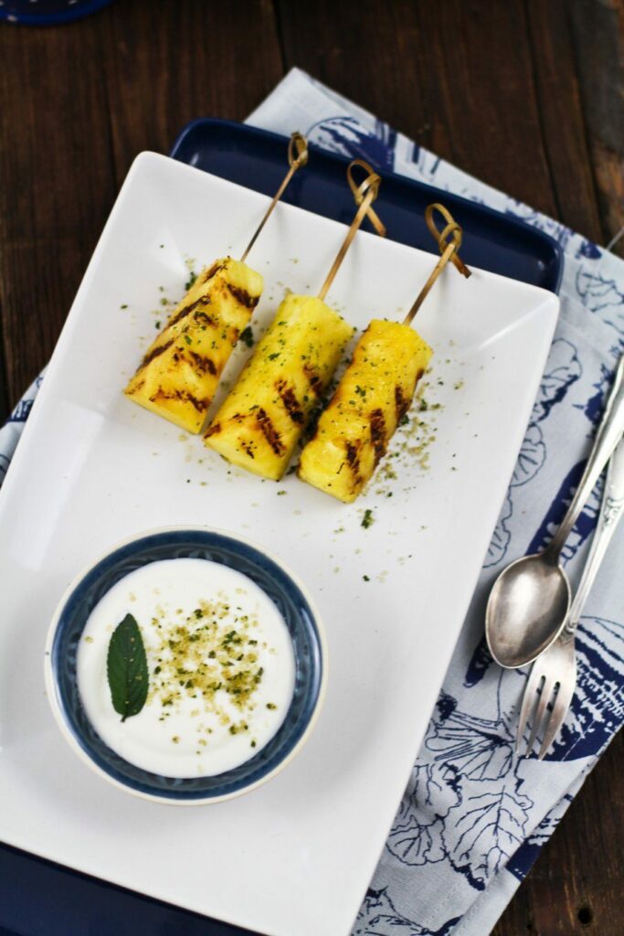 Gegrillte Ananas mit Kokos-Rum Soße als Nachspeise