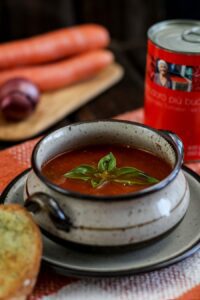 Einfache Tomatensuppe aus Dosentomaten selber machen