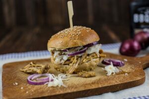 Pulled Chicken Burger Rezept mit Krautsalat