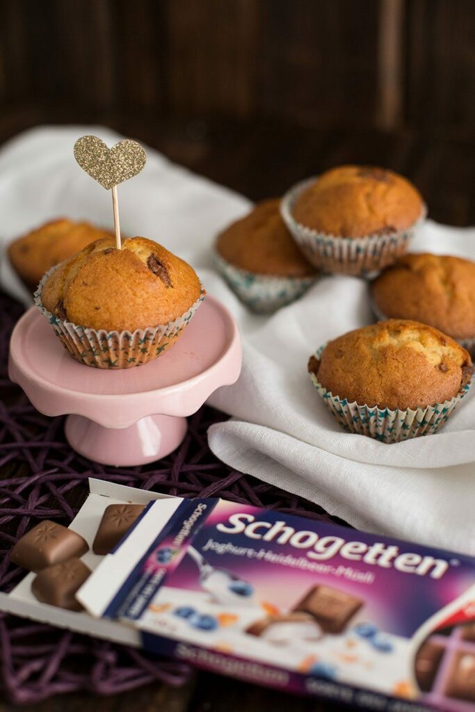 Grundrezept Muffins mit Schokoladenstücken 3 Muffins mit Schokolade - Joghurt-Heidelbeer-Müsli Schogetten