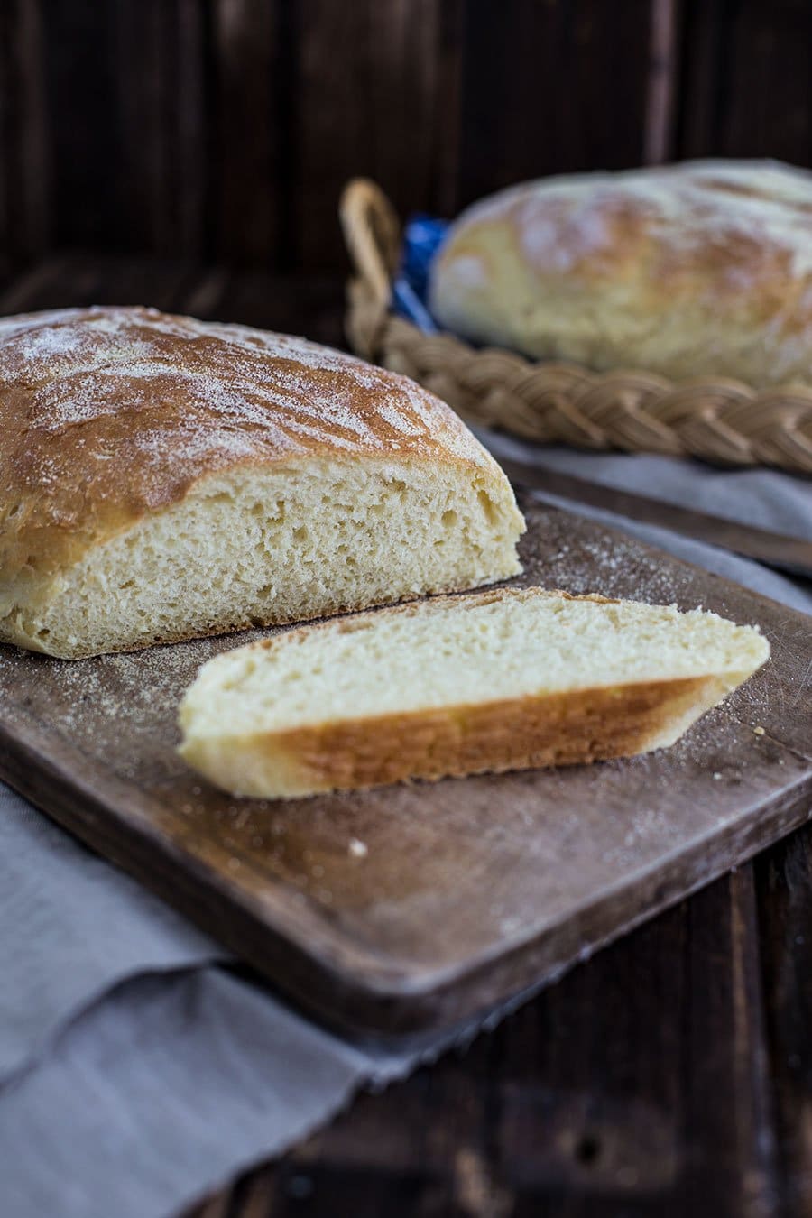 Grieß Baguette Rezept - fluffiges Weißbrot selber backen - Die Küche brennt