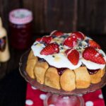 Monkey Bread Rezept mit Eierlikör & Erdbeeren