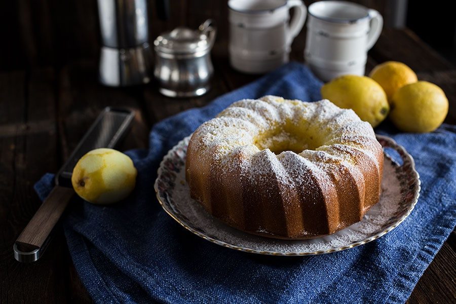 leckerer Kuchen mit Zitrone