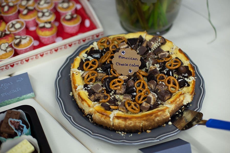 New York Cheesecake Rezept mit Oreo Keksboden und Karamell Topping 2 Käsekuchen mit Frischkäse