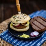 Gegrillte Leberrolle - Leberwurst grillen - der etwas andere Burger