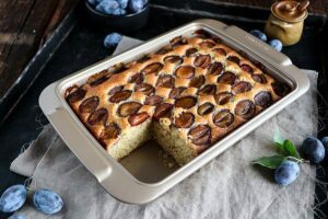 Einfacher Zwetschgen Blechkuchen - Rezept für fluffigen Boden ohne Hefe