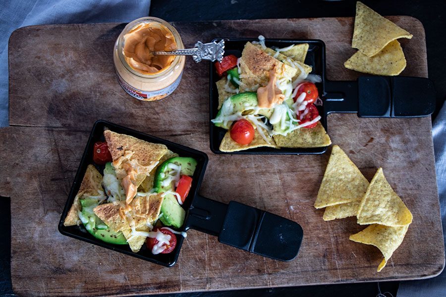 Einfache Raclette Ideen / Rezept für Silvester - Pizza, Nachos & Chorizo Pfanne