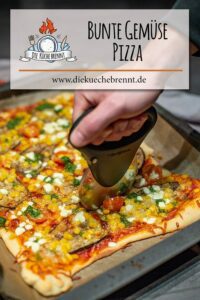 Mediterrane Gemüse Pizza Rezept mit Aubergine, Mais & Pesto