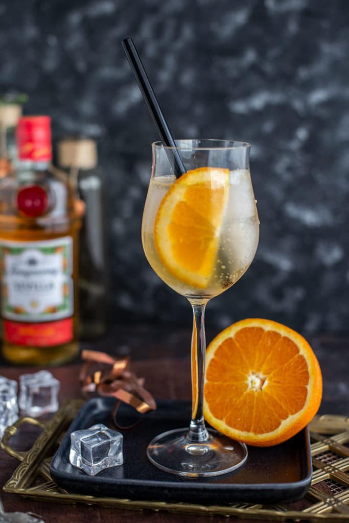 Tanqueray Flor de Sevilla Spritz Rezept - Herber Gin Cocktail 2 Herber Gin Cocktail - Tanqueray Flor de Sevilla Spritz Rezept