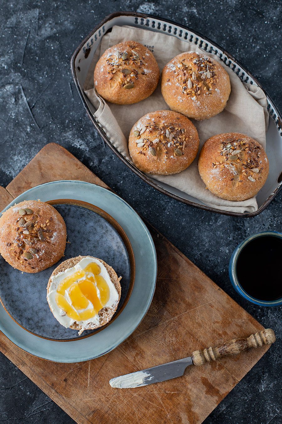 Emmermehl Brötchen Rezept mit Buttermilch und Körnern