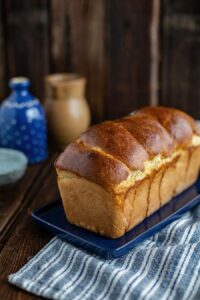 Toastbrot selber backen - Klassisches Toastbrot Rezept mit Hefe