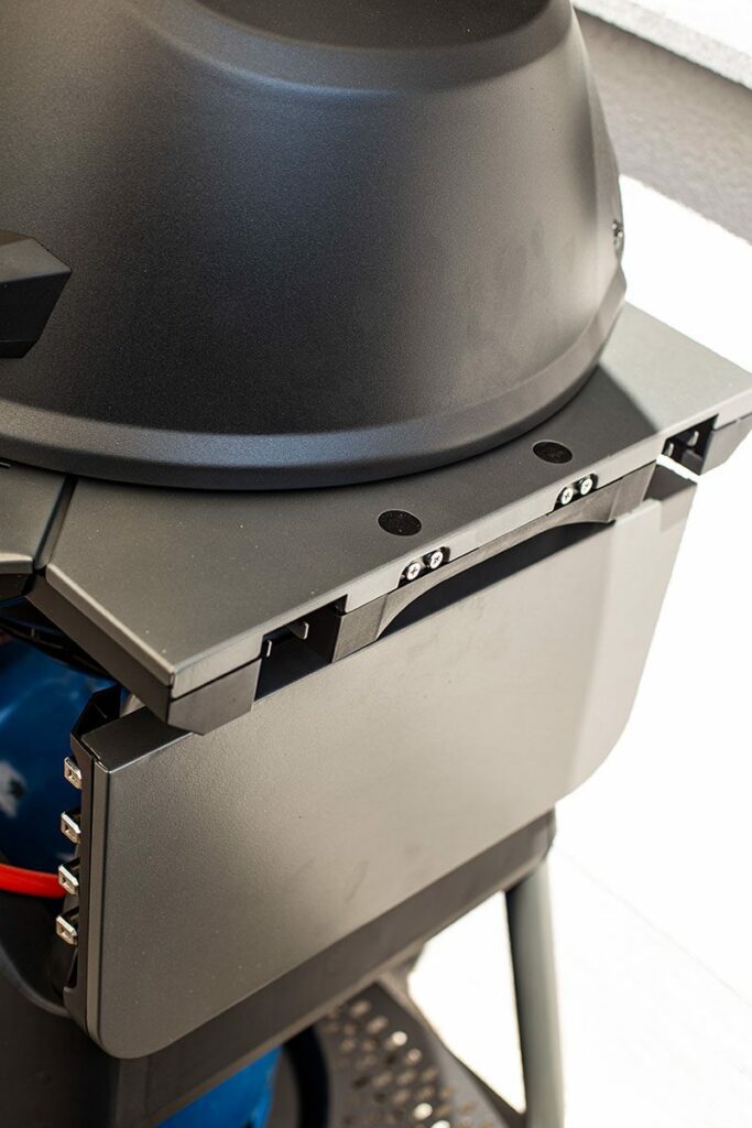 Bierdosenhähnchen vom Gasgrill 20 Einklappbare Seitenablagen