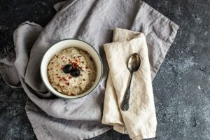 Auberginen Creme mit Feta und Oliven