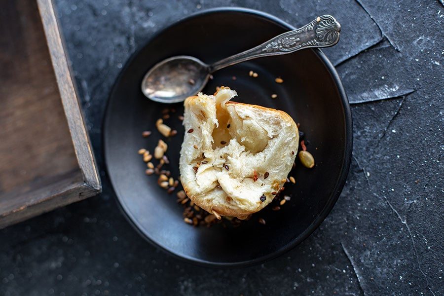 Gefüllte Brötchensonne mit Mozzarella 2 Partysonne mit Aufbackbrötchen und Käsefüllung