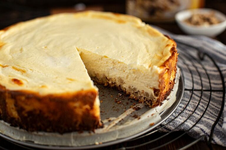 Saftiger Käsekuchen mit Müsliboden - Ruck-Zuck Rezept