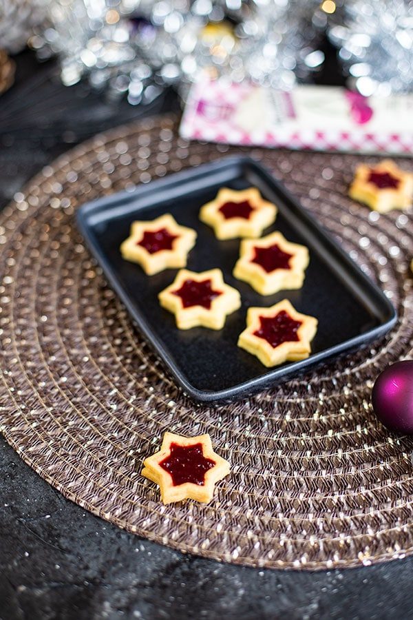 Weihnachtsbäckerei Spitzbuben