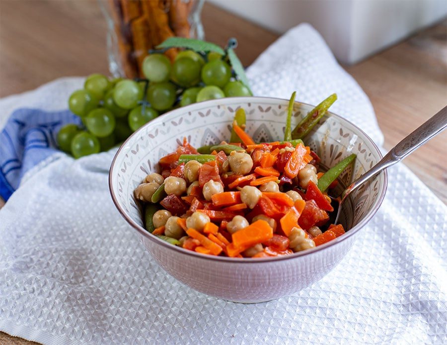 Minestrone Salat Rezept - Bunter italienischer Salat 4 Bohnen Kichererbsen Salat