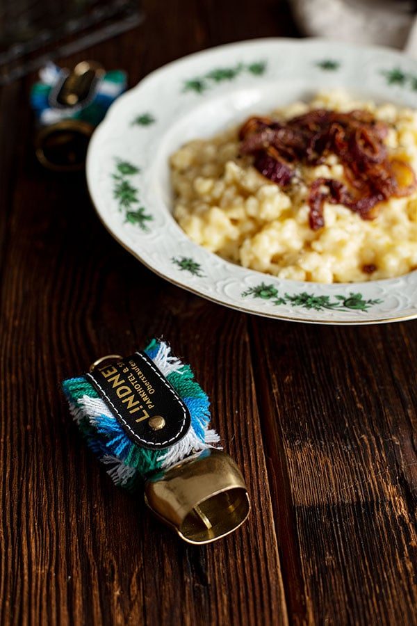 Käsespätzle Rezept mit Röstzwiebeln à la Jürgen Wagenblast 9 Gericht aus dem Lindner Hotel Oberstaufen