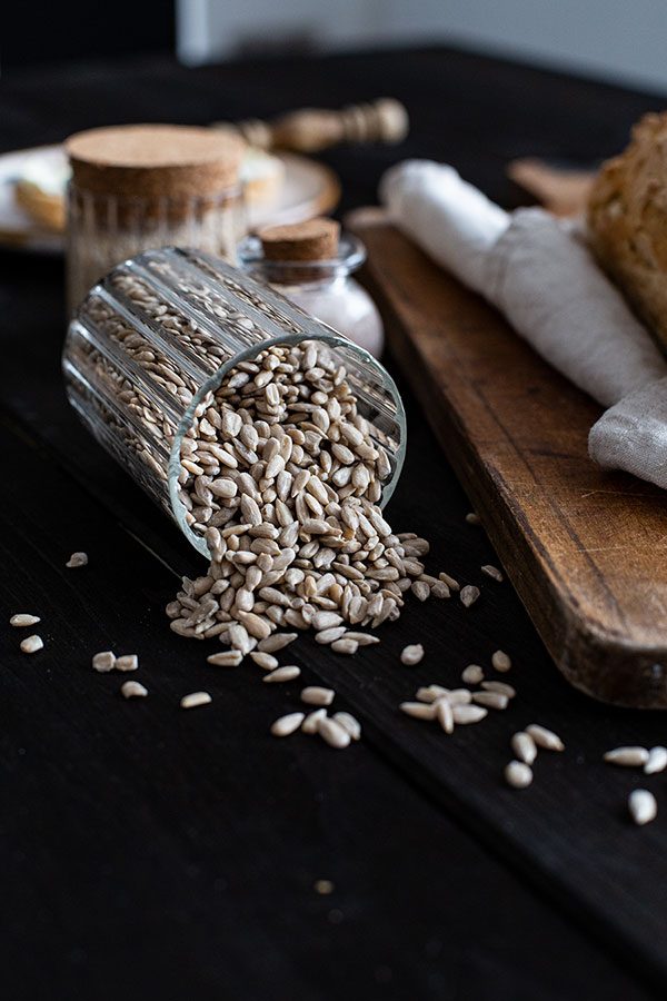 Brot backen mit Hafermehl - Knuspriges Kastenbrot 7 Sonnenblumenkerne im Brot